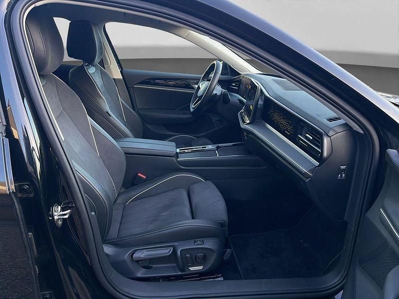 Gebraucht VW Passat Elegance 204 PS (150 kW) 2025 Schwarz Kombi