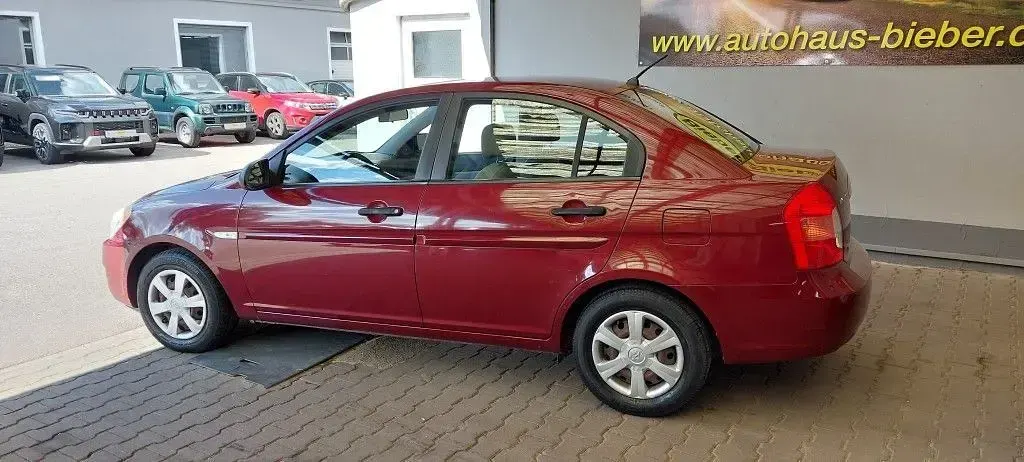 Gebraucht Hyundai Accent 97 PS (71 kW) 2007 Rot Limousine