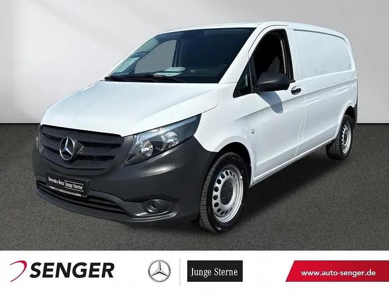 Weiß Gebraucht 2021 Mercedes Vito Van / Kleinbus | 27.311 € (Guter Preis) - Bild 1/1
