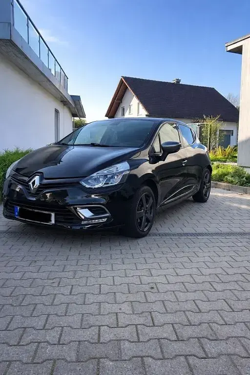 Gebraucht Renault Clio LIMITED 118 PS (86 kW) 2017 Schwarz Limousine