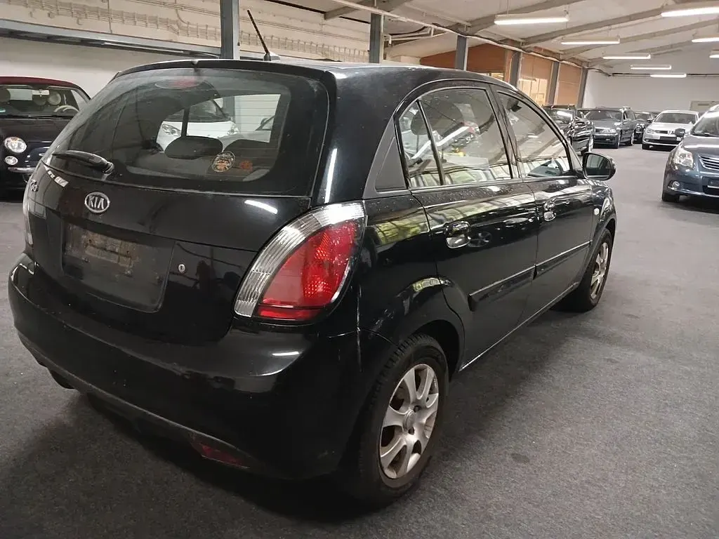 Gebraucht Kia Rio Vision 97 PS (71 kW) 2011 Schwarz Limousine