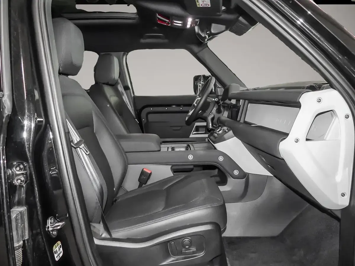 Gebraucht Land Rover Defender SE Dynamic 400 PS (294 kW) 2023 Manufacturer SUV