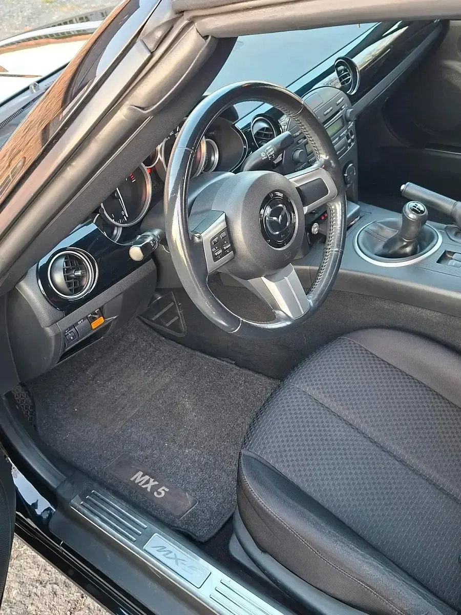 Gebraucht Mazda MX5 126 PS (92 kW) 2006 Schwarz Cabrio