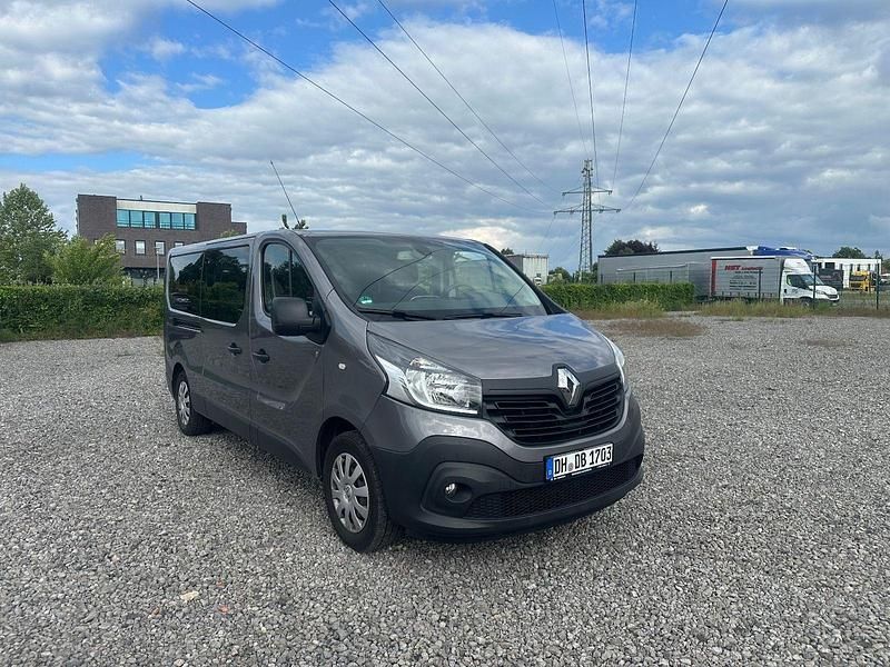 Grau Gebraucht 2016 Renault Trafic Expression Van | 16.490 € (Fairer Preis) - Bild 1/4