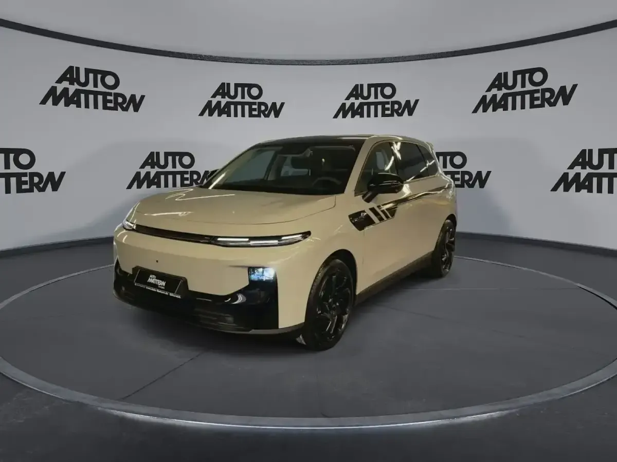 Neu Leapmotor B10 117 kW (160 PS) 2026 Grau SUV