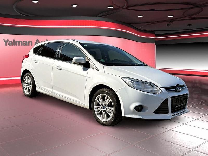 Gebraucht Ford Focus Trend 150 PS (110 kW) 2012 Weiß Limousine