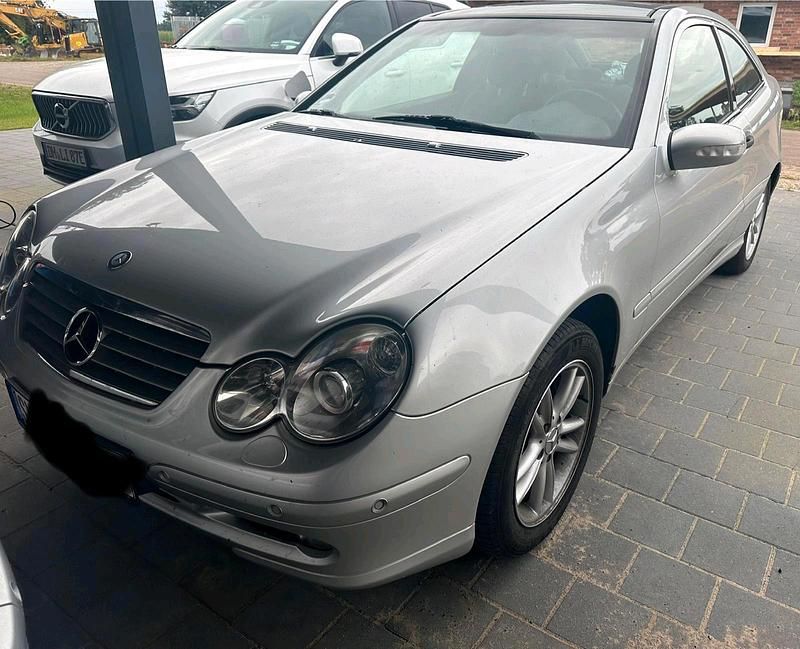 Silber Gebraucht 2002 Mercedes CL220 Coupé | 1.850 € - Bild 1/4