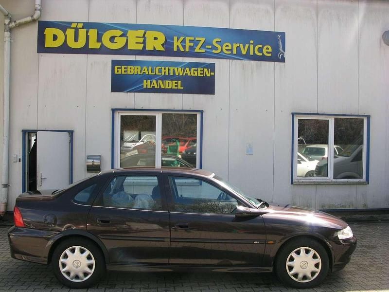 Gebraucht Opel Vectra Basis 101 PS (74 kW) 1999 Braun Limousine