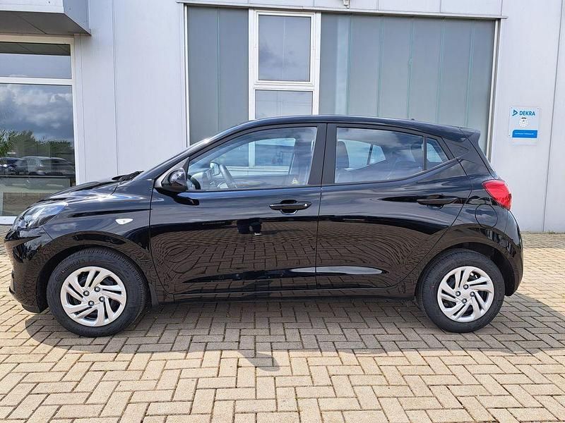 Neu Hyundai i10 63 PS (46 kW) 2025 Phantom black mica Kleinwagen