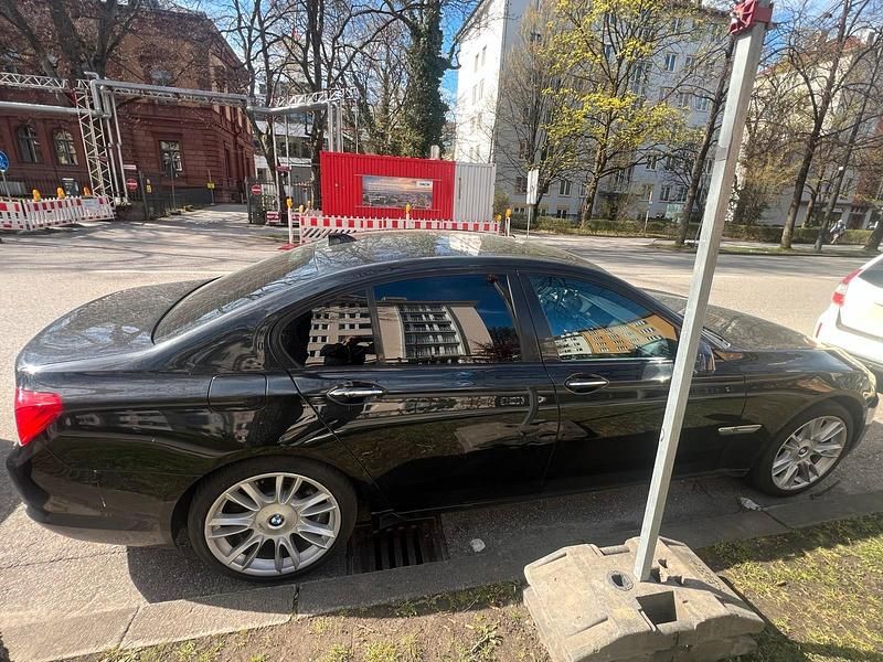 Second-hand BMW 730 245 CP (180 kW) 2011 Negru Berlinǎ