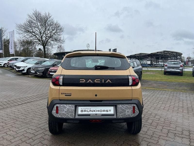 Neu Dacia Spring Extreme 47 kW (65 PS) 2026 Safaribeige Kleinwagen