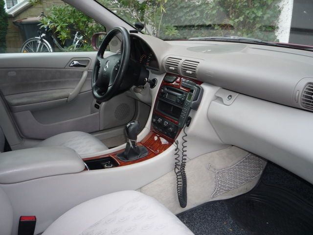 Gebraucht Mercedes C180 129 PS (94 kW) 2001 Rot Limousine