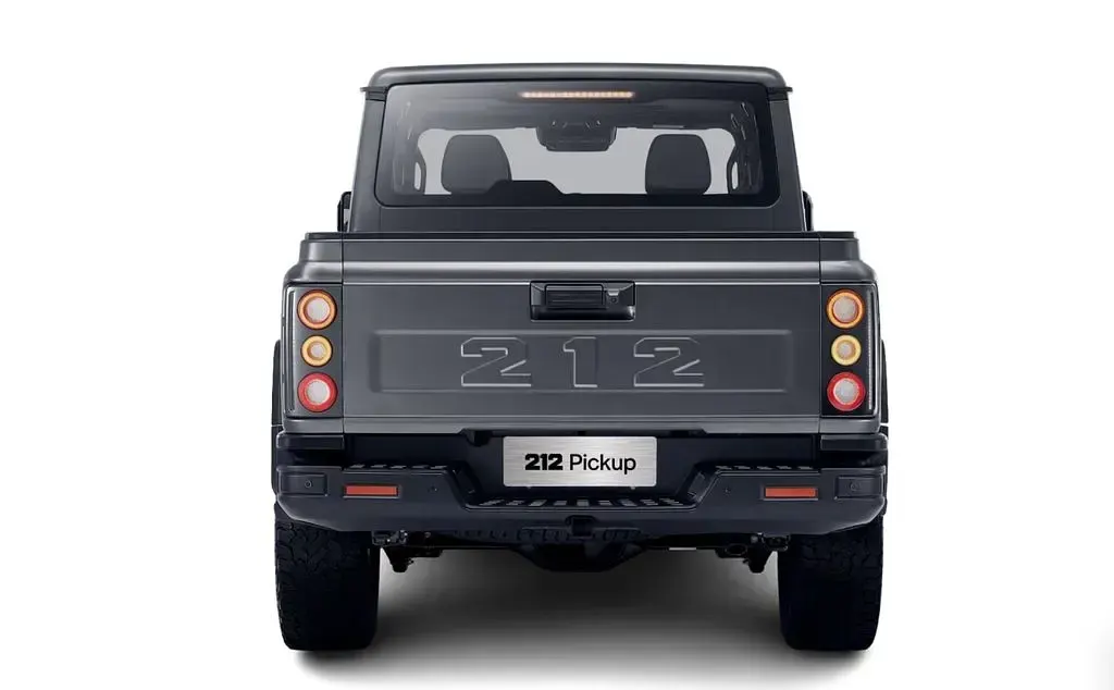 Neu BAW 212 190 PS (139 kW) 2026 Grau Pickup