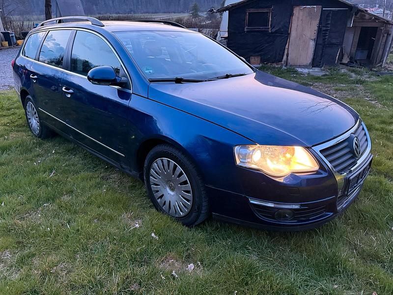Gebraucht VW Passat 140 PS (102 kW) 2008 Blau Kombi