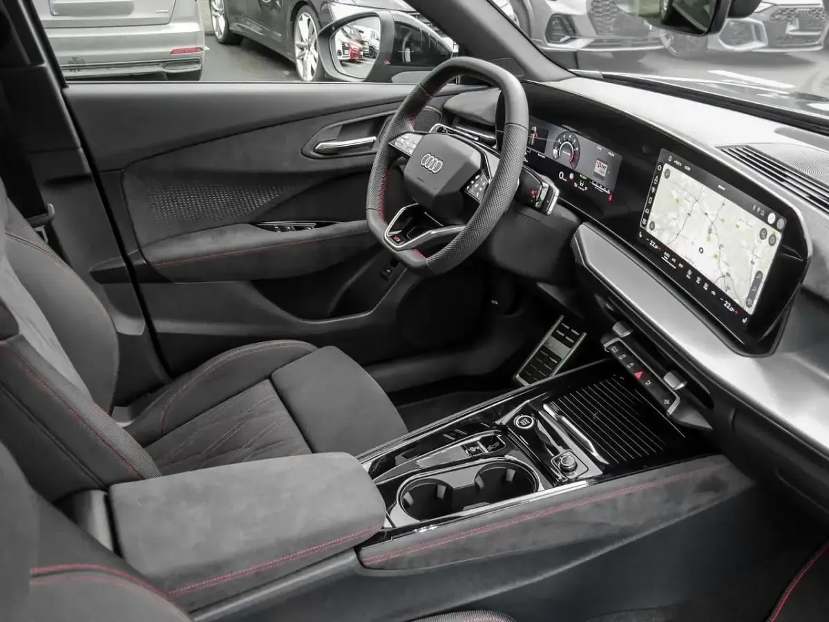 Gebraucht Audi Q3 S-Line 265 PS (194 kW) 2026 Salbeigrün metallic SUV