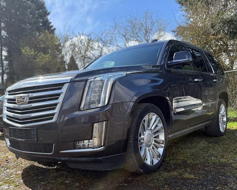Gebraucht Cadillac Escalade 426 PS (313 kW) 2016 Schwarz SUV
