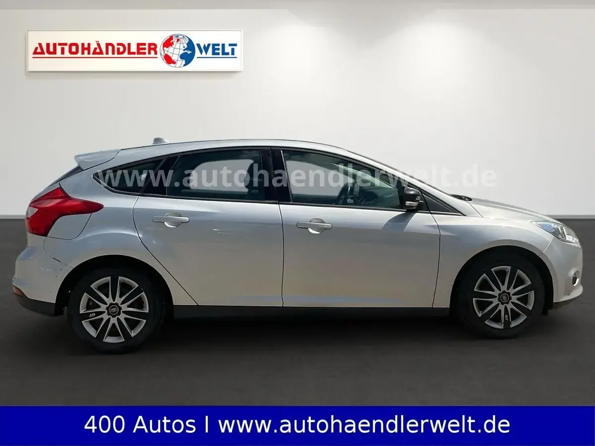 Gebraucht Ford Focus 125 PS (91 kW) 2012 Polarsilbermet. Limousine