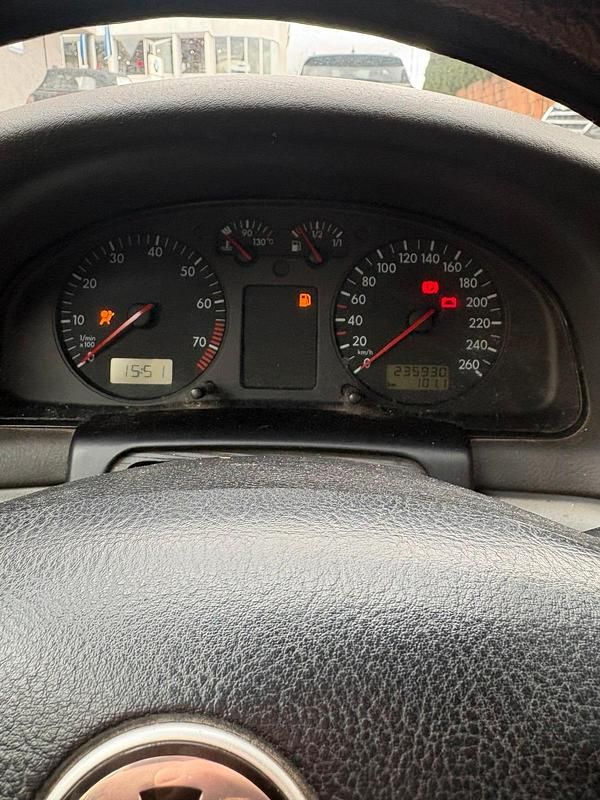 Gebraucht VW Passat 125 PS (91 kW) 1998 Rot Kombi