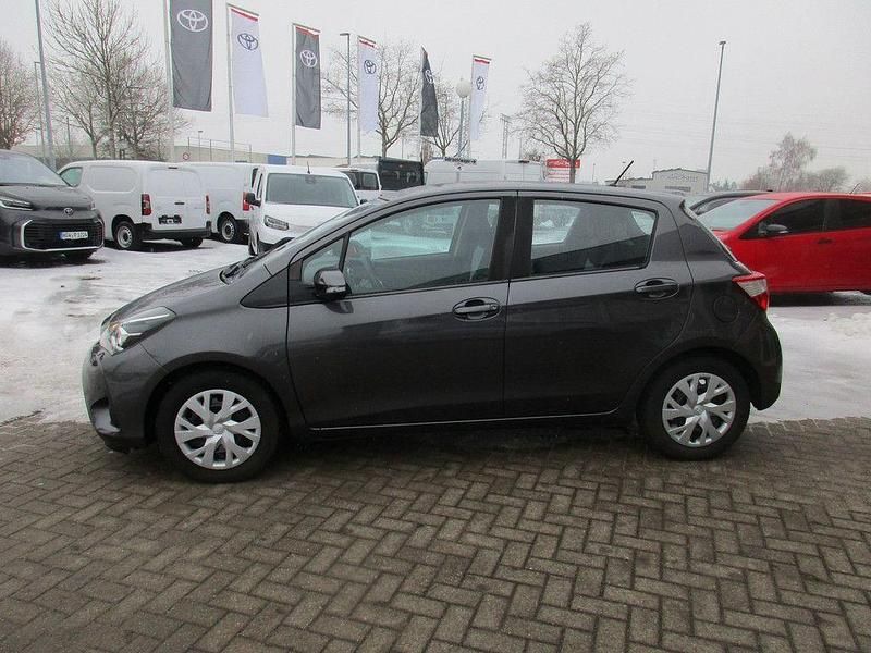 Gebraucht Toyota Yaris Comfort 72 PS (52 kW) 2020 Grau Limousine