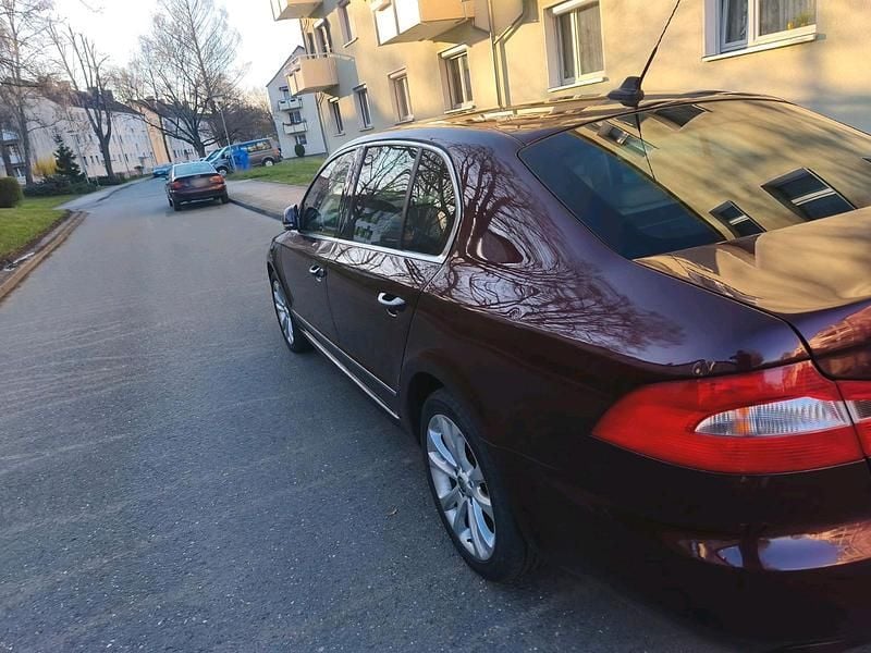 Gebraucht Skoda Superb 160 PS (117 kW) 2009 Andere farben Limousine