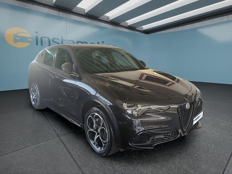 Neu Alfa Romeo Stelvio 280 PS (205 kW) 2025 Schwarz SUV