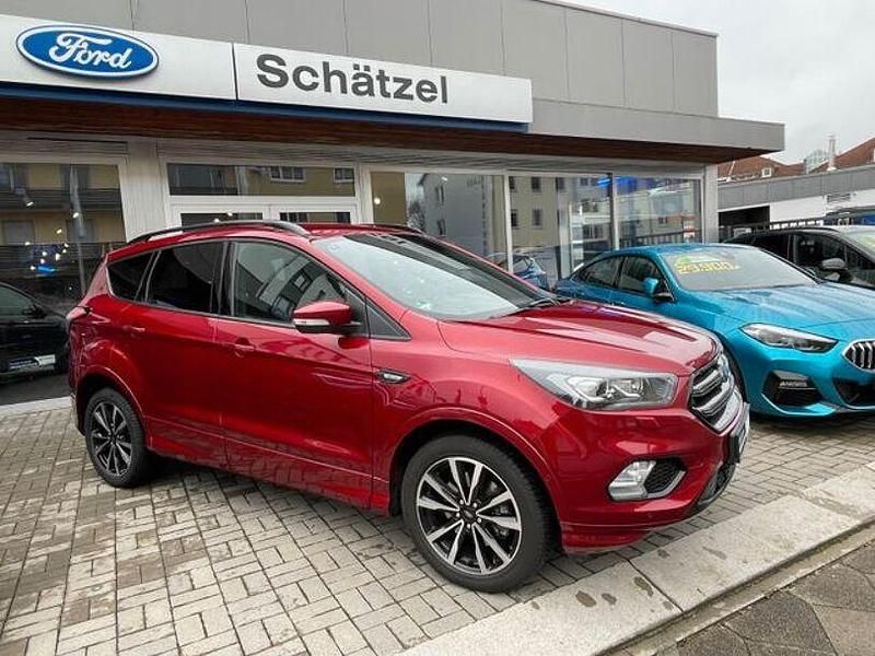 Gebraucht Ford Kuga ST-Line 175 PS (128 kW) 2019 Rot SUV
