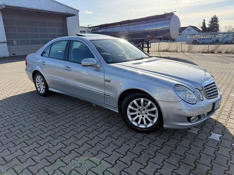 Gebraucht Mercedes E200 Elegance 184 PS (135 kW) 2008 Silber Limousine