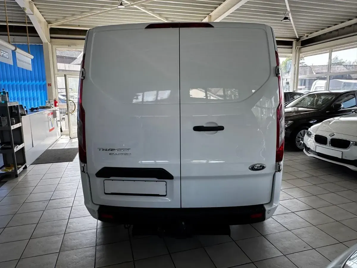 Gebraucht Ford Transit Custom Trend 131 PS (96 kW) 2020 Weiß Limousine