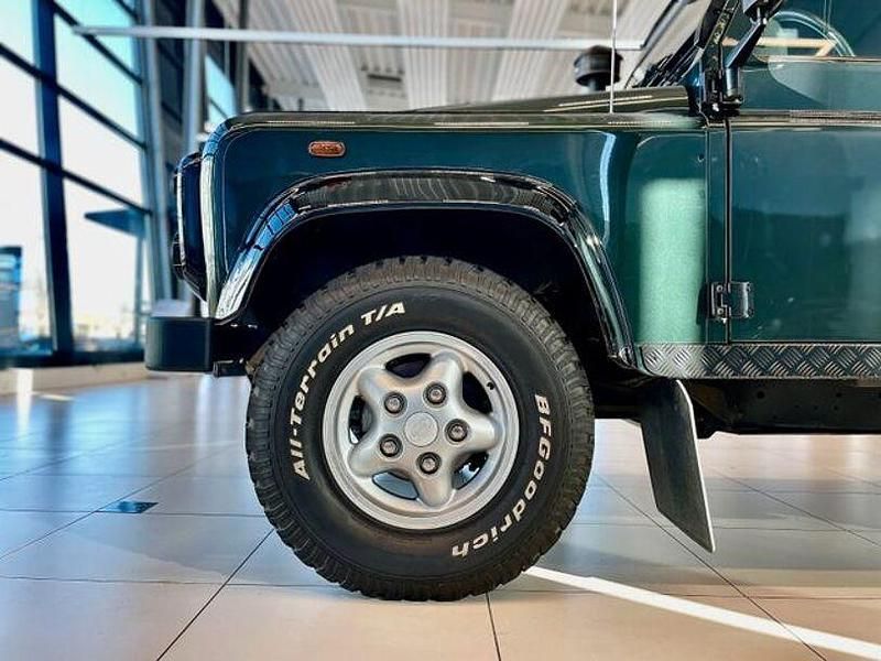 Gebraucht Land Rover Defender 122 PS (89 kW) 2010 Grün Van / Kleinbus