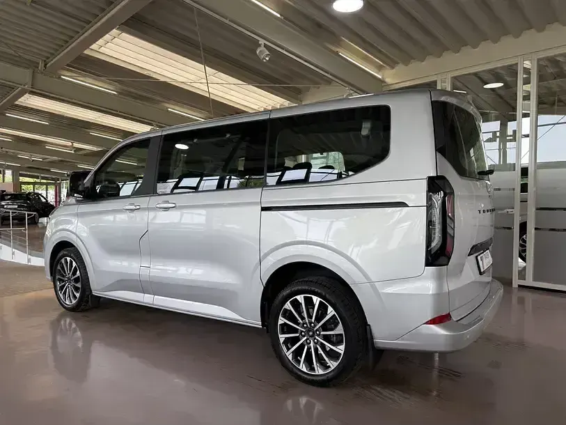 Gebraucht Ford Tourneo Custom Titanium 170 PS (125 kW) 2025 Silber Van