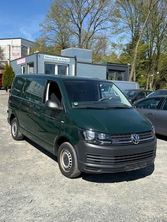 Second-hand VW Transporter 150 CP (110 kW) 2019 Verde Van