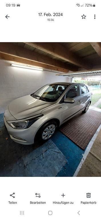 Grau Gebraucht 2017 Hyundai i20 Classic Kleinwagen | 7.250 € (Superpreis) - Bild 1/4