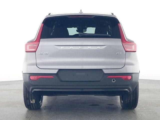 Gebraucht Volvo XC40 Plus 197 PS (144 kW) 2025 Silber SUV