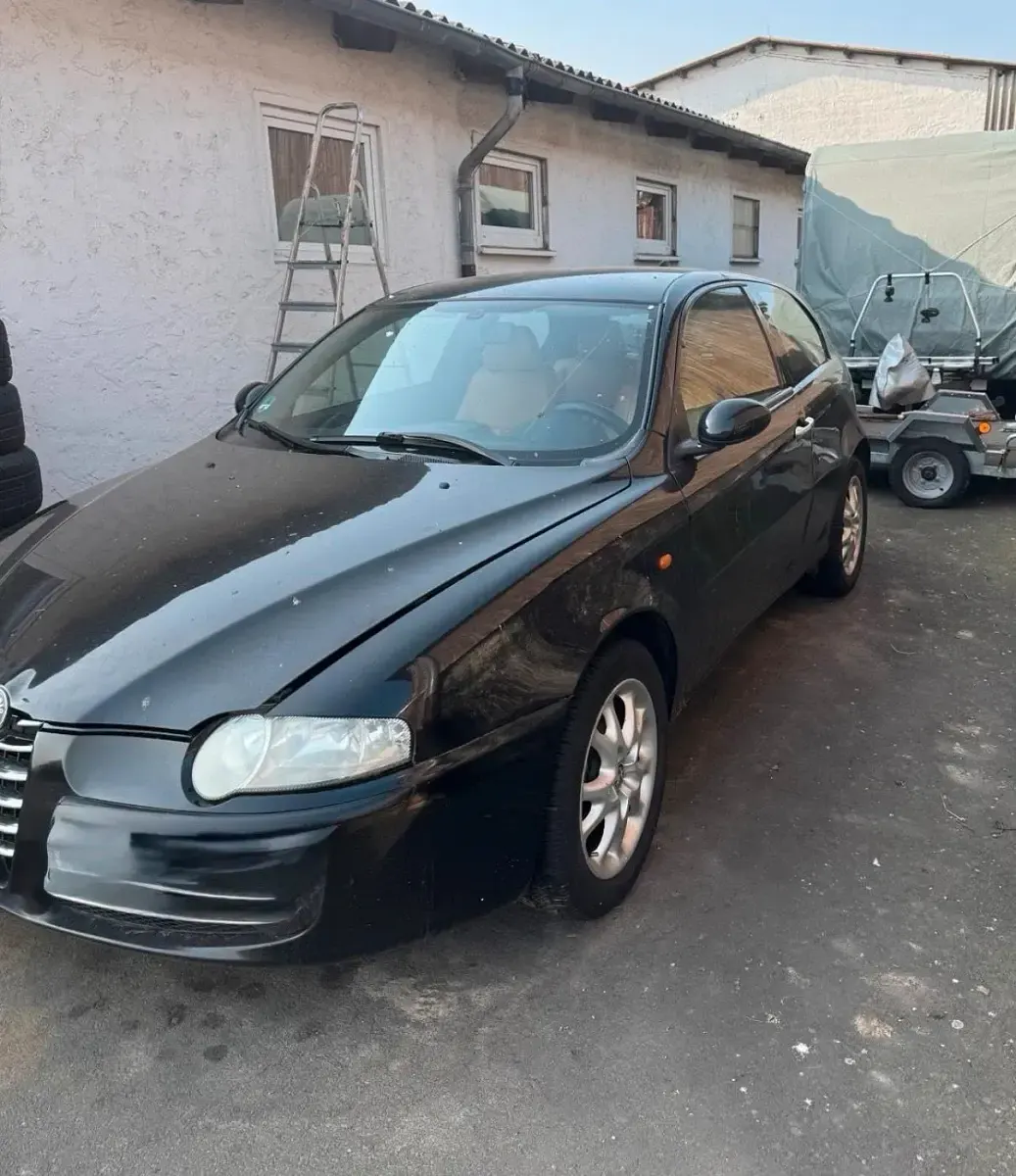 Occasion Alfa Romeo 147 120 ch (88 kW) 2002 Noir Citadine