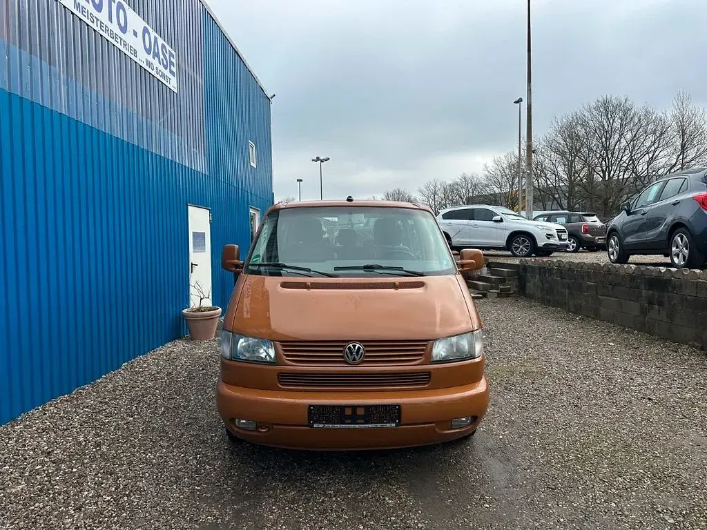 Second-hand VW Caravelle 102 CP (75 kW) 2001 Portocaliu Van
