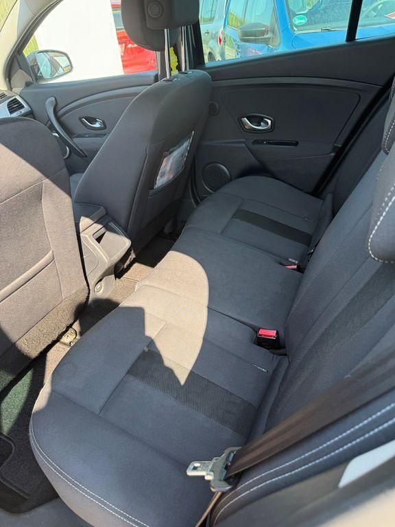 Gebraucht Renault Mégane Dynamique 106 PS (77 kW) 2011 Limousine