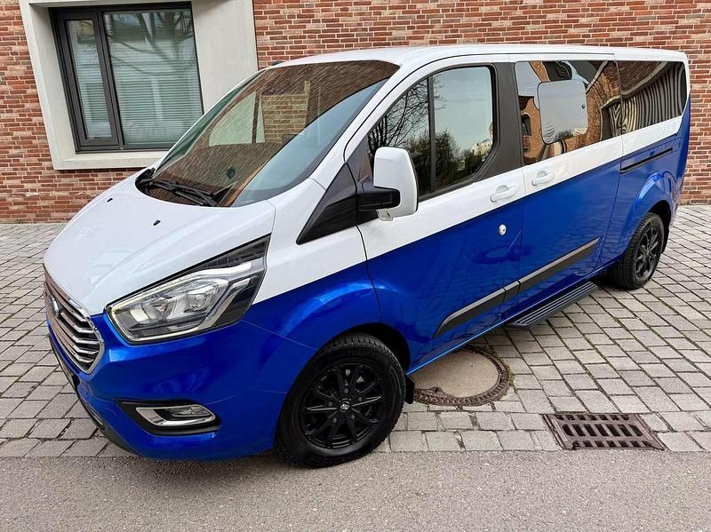 Gebraucht Ford Tourneo 131 PS (96 kW) 2020 Frostweiß Van / Kleinbus
