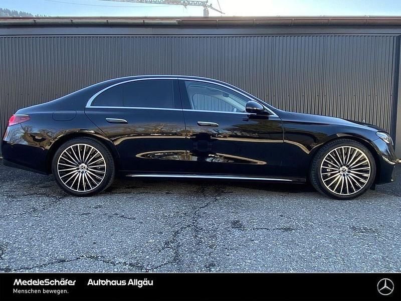Gebraucht Mercedes E220 Exclusive 197 PS (144 kW) 2024 Lack obsidianschwarz Limousine