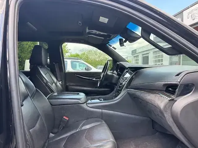 Gebraucht Cadillac Escalade 426 PS (313 kW) 2017 Schwarz SUV