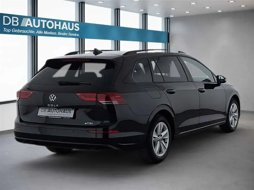 Gebraucht VW Golf VIII Life 110 PS (80 kW) 2024 Schwarz Kombi