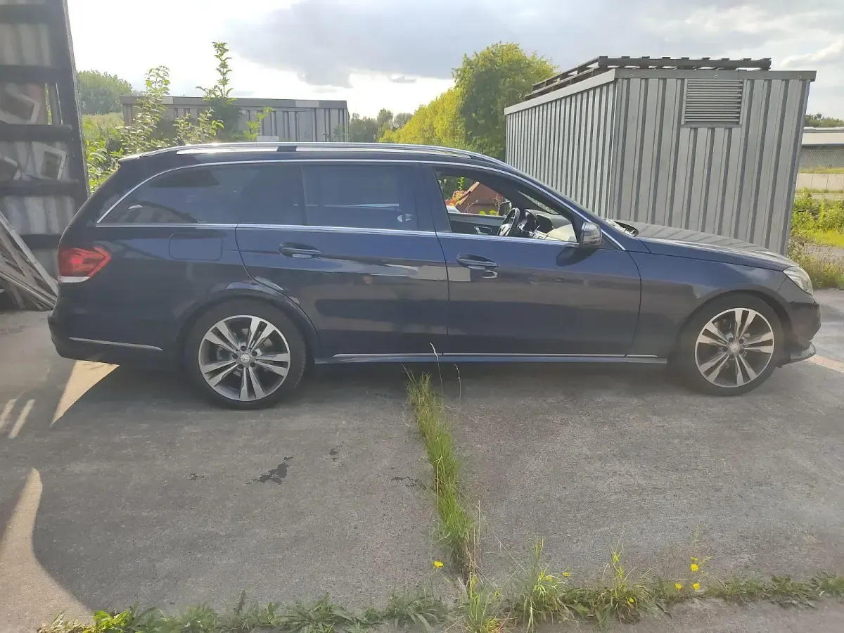 Gebraucht Mercedes E350 Elegance 258 PS (189 kW) 2014 Blau Kombi