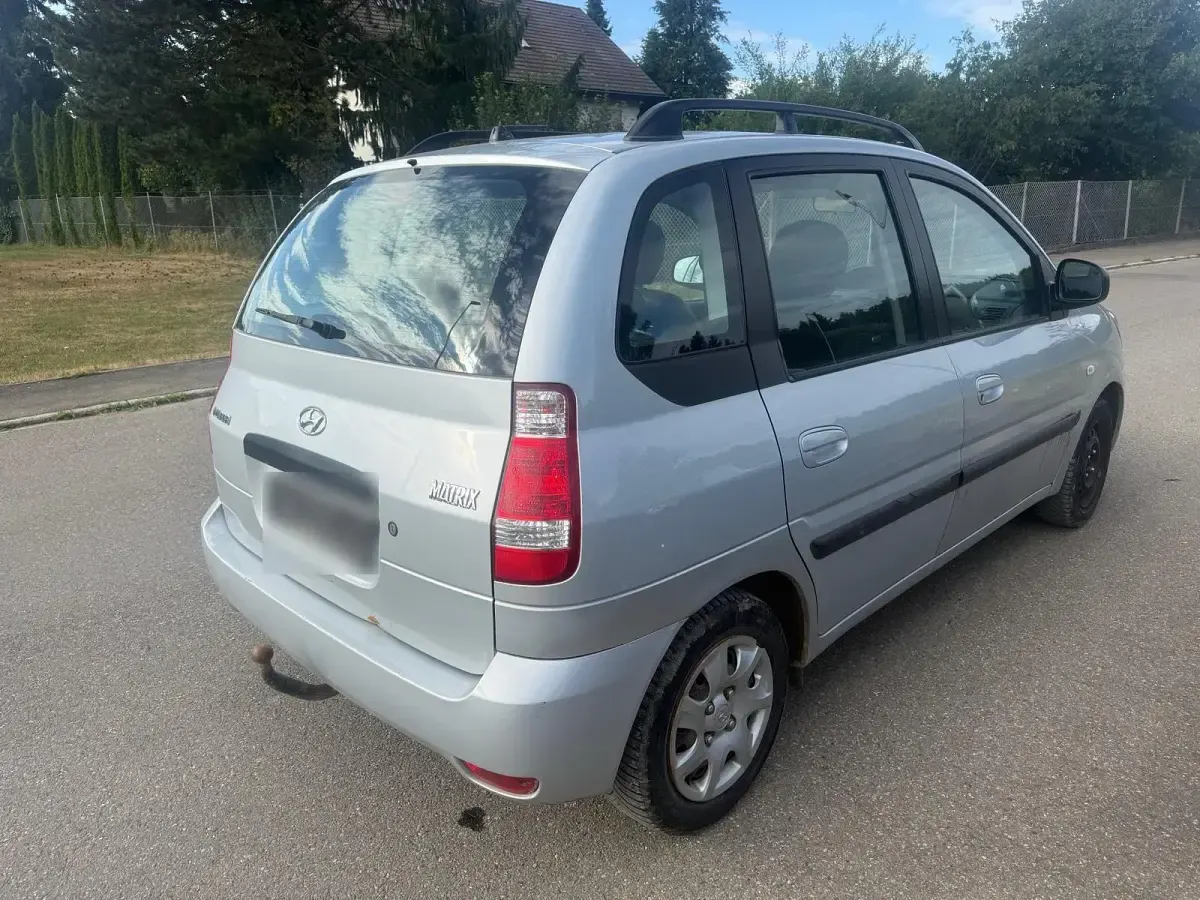 Gebraucht Hyundai Matrix 103 PS (75 kW) 2009 Silber Van / Kleinbus
