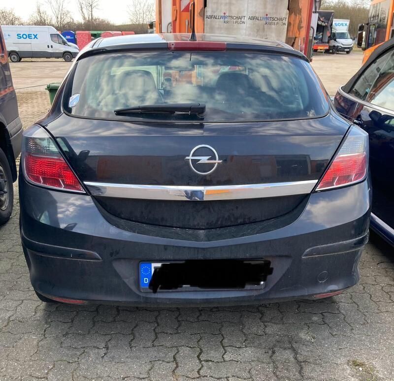 Schwarz Gebraucht 2005 Opel Astra Coupé | 1.290 € (Superpreis) - Bild 1/4