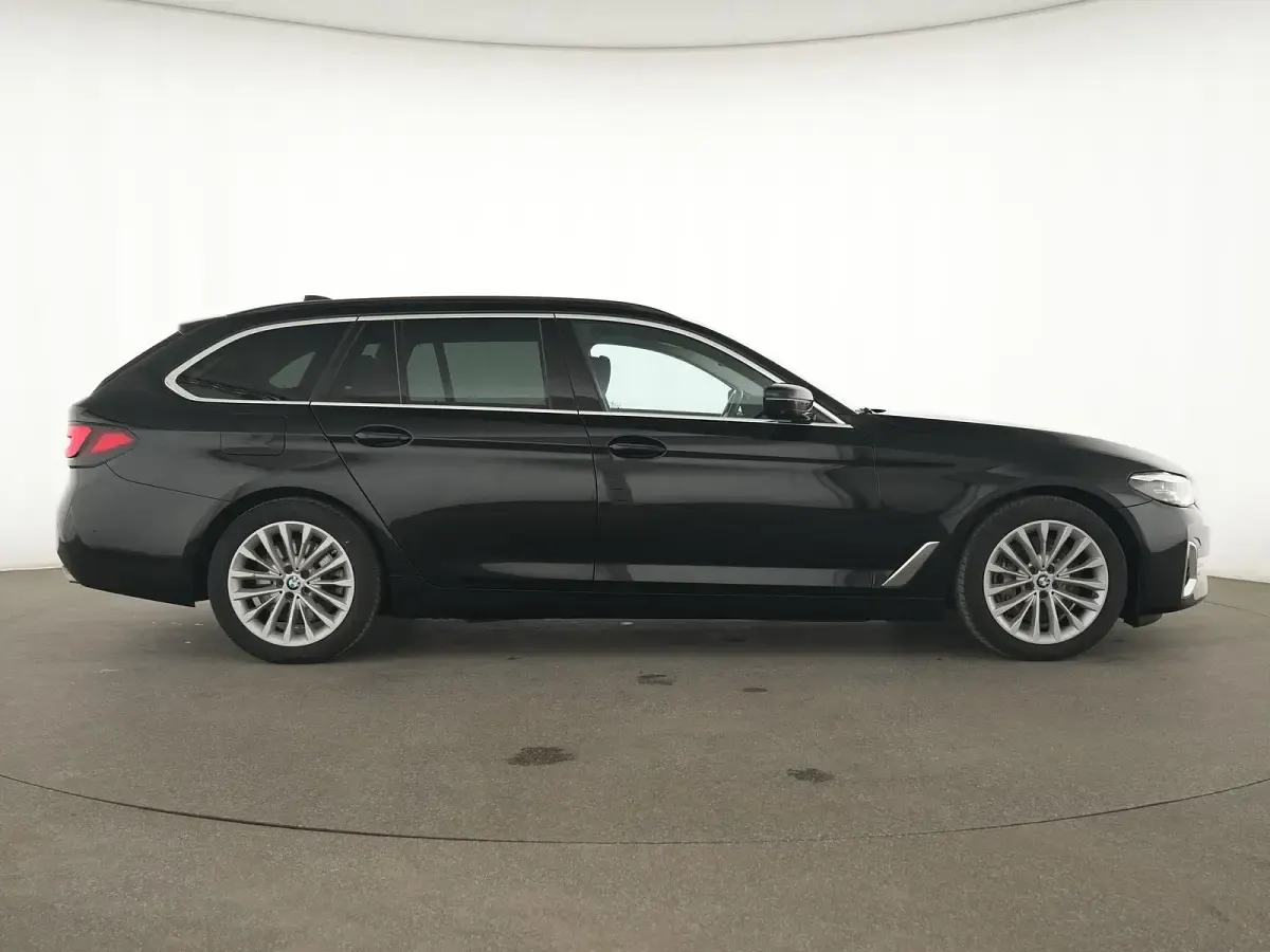 Gebraucht BMW 530 Luxury Line 286 PS (210 kW) 2023 Schwarz Limousine