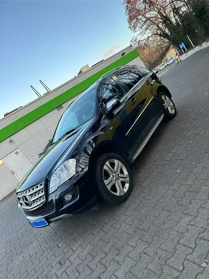 Gebraucht Mercedes ML300 190 PS (139 kW) 2009 SUV