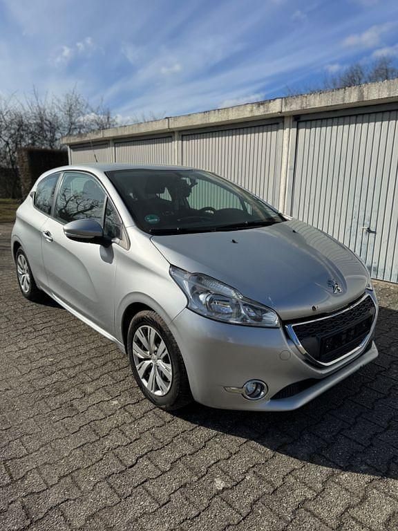 Gebraucht Peugeot 208 95 PS (69 kW) 2012 Silber Kleinwagen