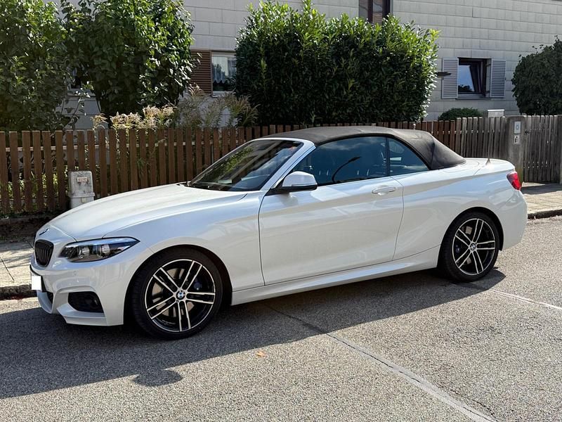 Weiß Gebraucht 2019 BMW 220 M Sport Cabrio | 26.500 € (Fairer Preis) - Bild 1/4