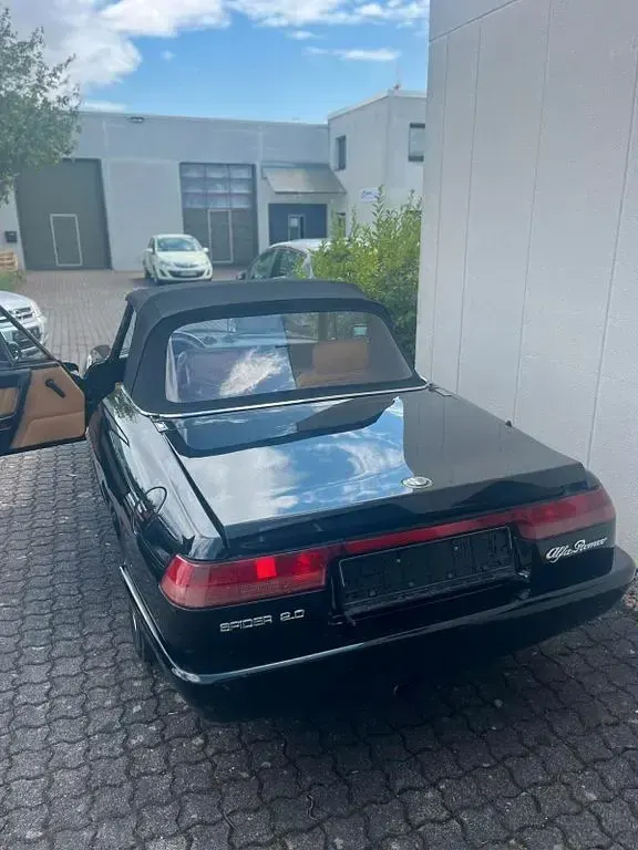 Gebraucht Alfa Romeo Spider 120 PS (88 kW) 1990 Schwarz Cabrio