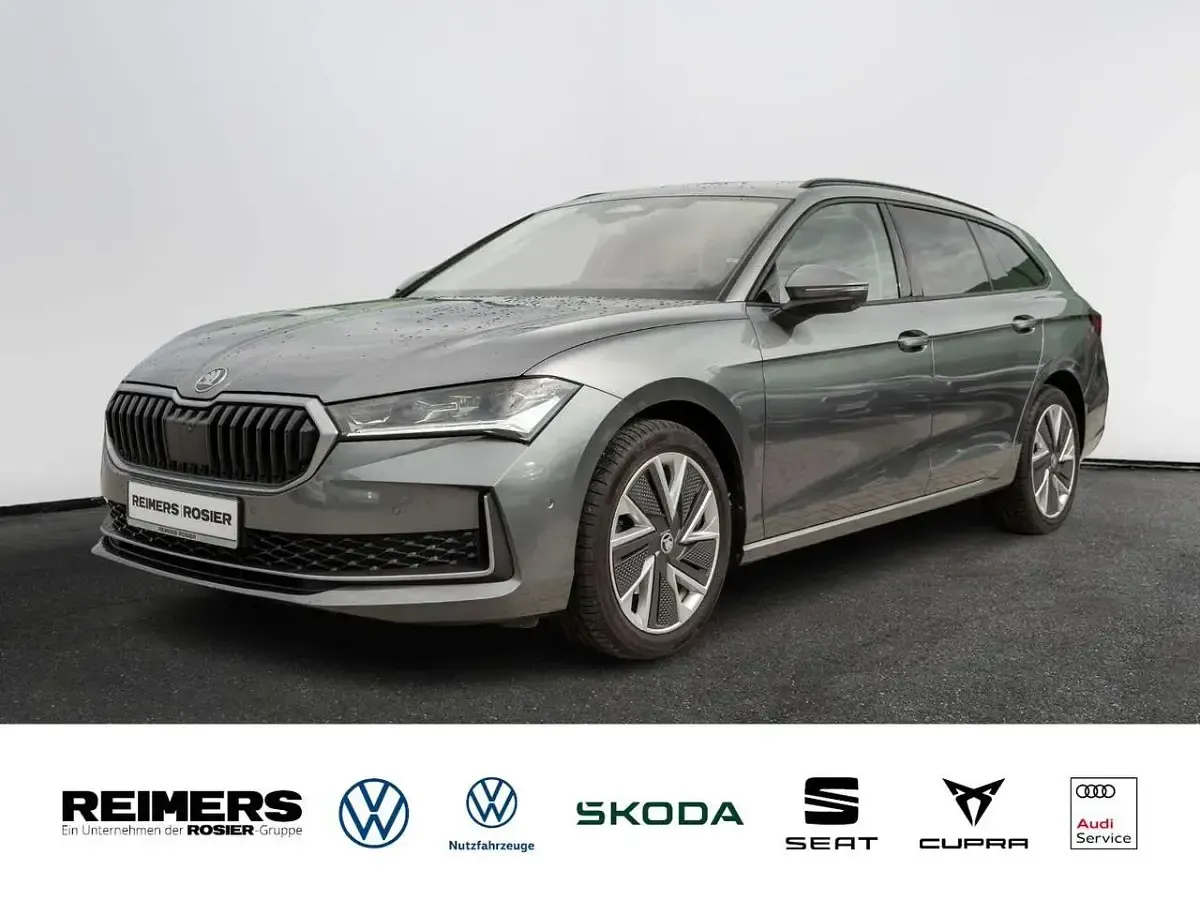 Gebraucht Skoda Superb Selection 150 PS (110 kW) 2025 Kombi