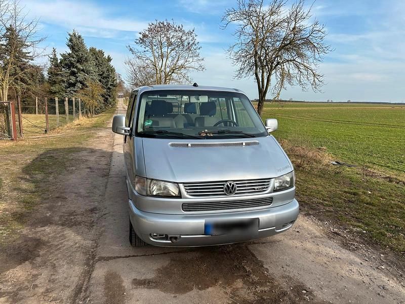Usata VW Multivan 101 CV (74 kW) 2002 Argento Monovolume